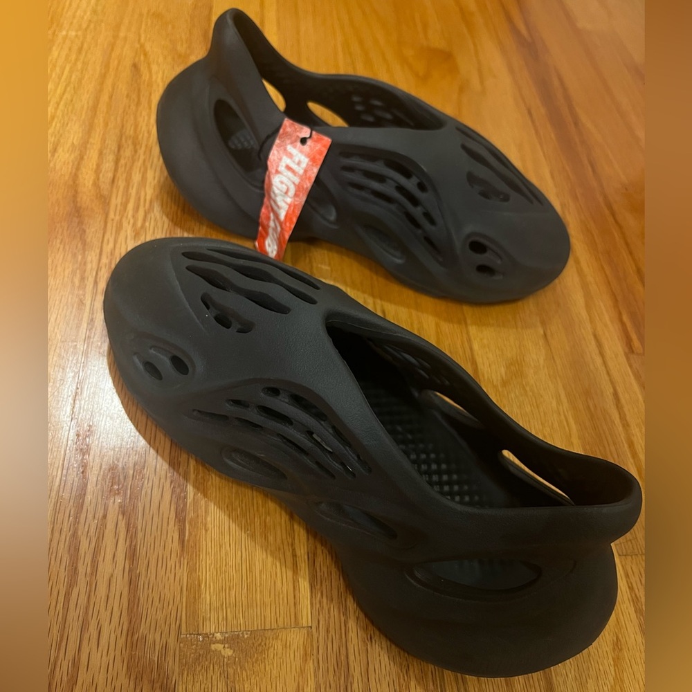 Yeezy foam runner onyx